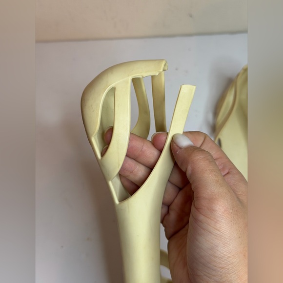 Gucci Interlocking GG jelly ballet flats in a light yellow Project - Picture 2 of 6